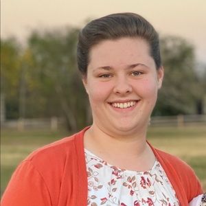 Meet your Posher, Elizabeth